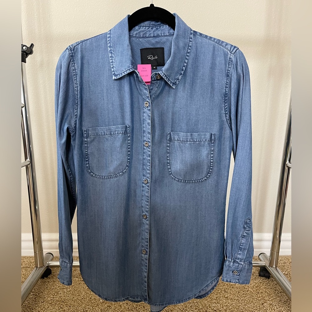 Rails Chambray Button Down Shirt XS - NWOT (119)